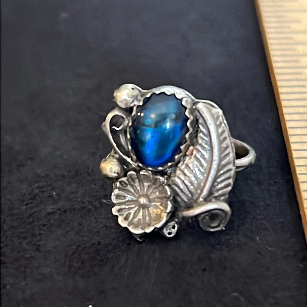 Vintage Sterling Silver blue stone hand made feather Southwest ring size 4